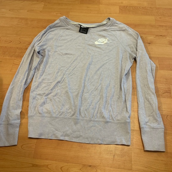 Nike Long Sleeve Tee - Picture 1 of 2